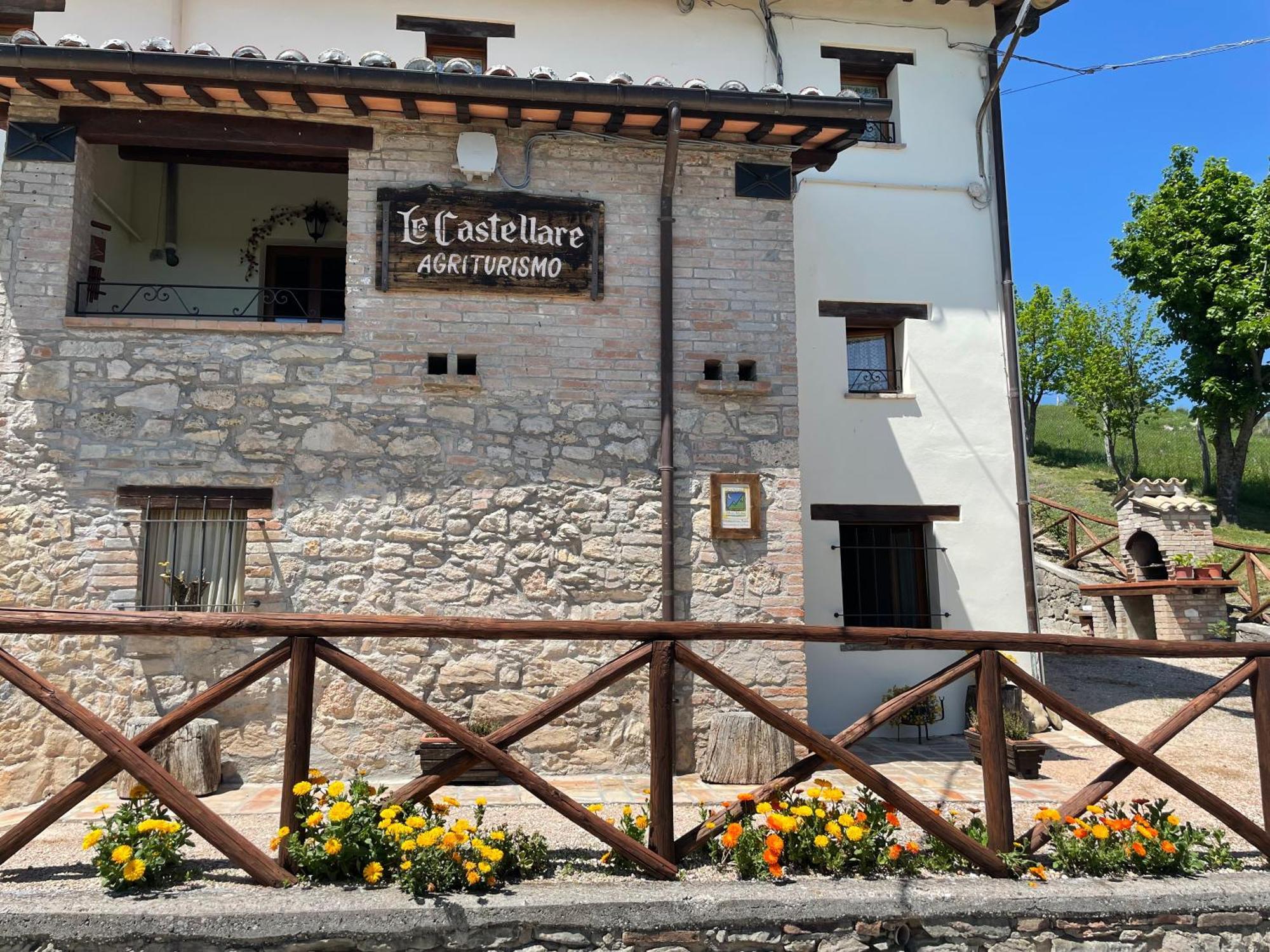 מונטמונקו Agriturismo Le Castellare מראה חיצוני תמונה