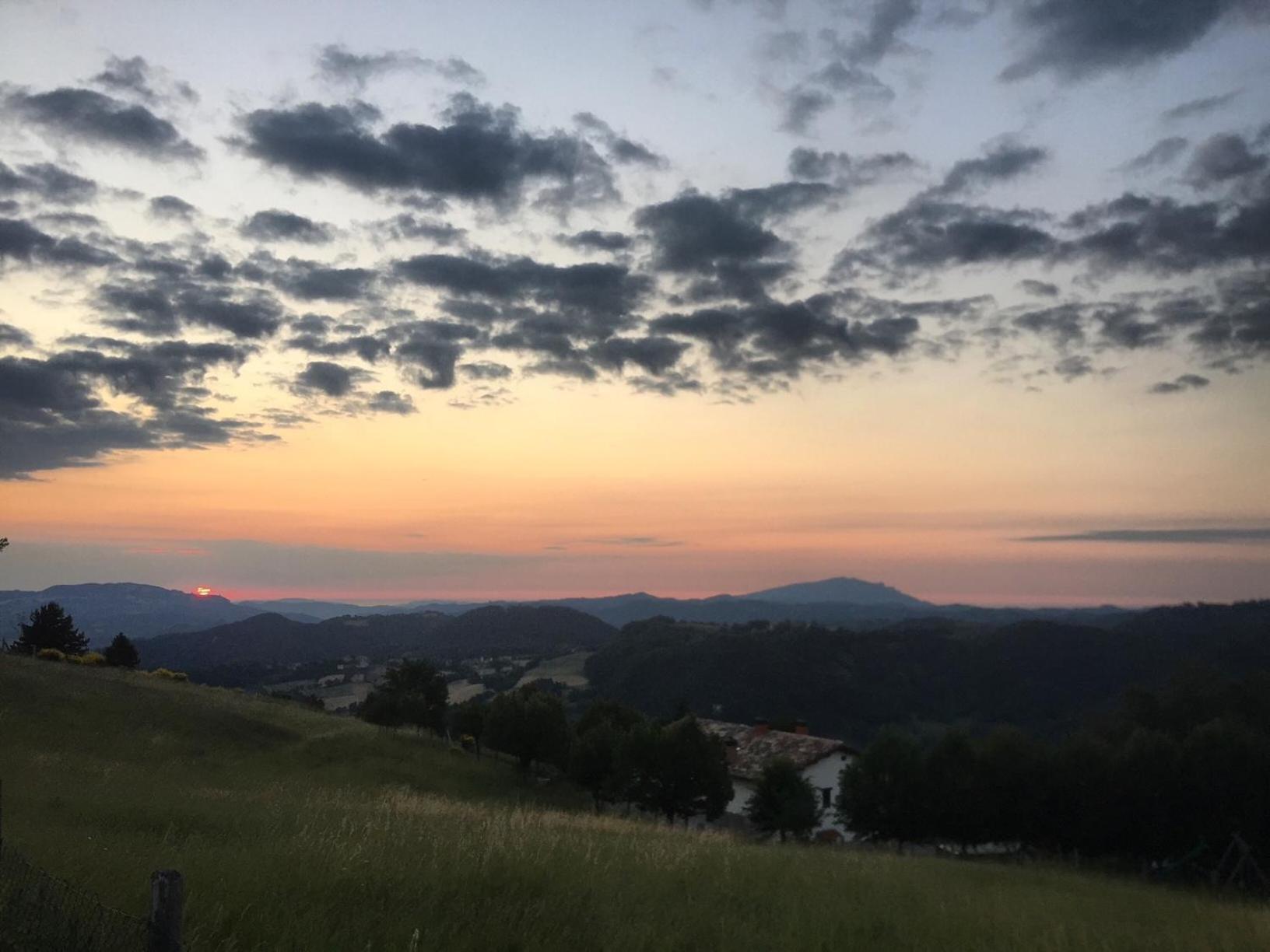 מונטמונקו Agriturismo Le Castellare מראה חיצוני תמונה